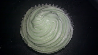 Making Magnolia Cupcakes